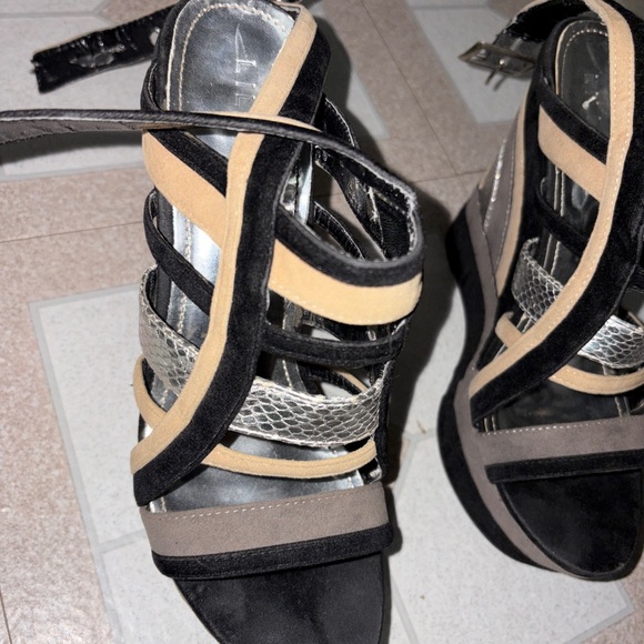 Wedges - Picture 7 of 9